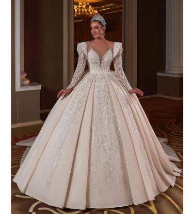 İlizyon Yaka Detaylı Uzun Kollu Prenses Gelinlik