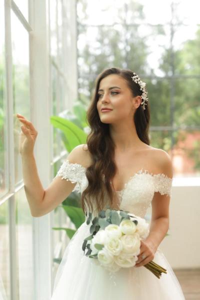 Layd Yaka Avrupa Dantel Dizaynlı A Kesim Gelinlik Modeli