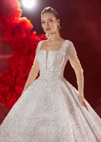 Kare Yaka Kol Detaylı Komple İşelemeli Prenses Gelinlik Modeli Model 027