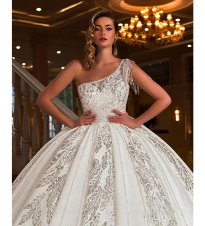 Tek Kol Detaylı Prenses Gelinlik