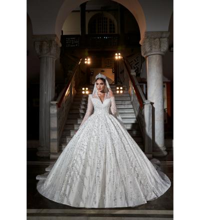 Vatkalı Uzun Kol Detaylı Prenses Gelinlik